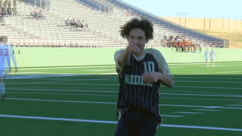 Rafa Ortiz (10) celebrates after scoring a goal.
